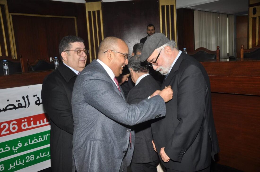 Jacob Trdjman, le Grand Rabbin de Tanger se fait décoré d'un Wissam royal