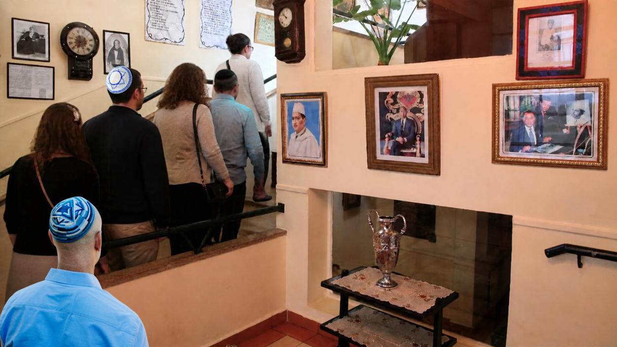 Membres de la communauté juive du Portugal découvrant le patrimoine judéo-marocain à la résidence Laredo de Tanger